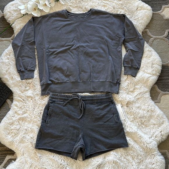 LACAUSA Tops - LACAUSA Set Sweatshirt & Shorts Grey Size M